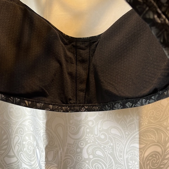 Lululemon sports bra size 8 - Picture 6 of 6